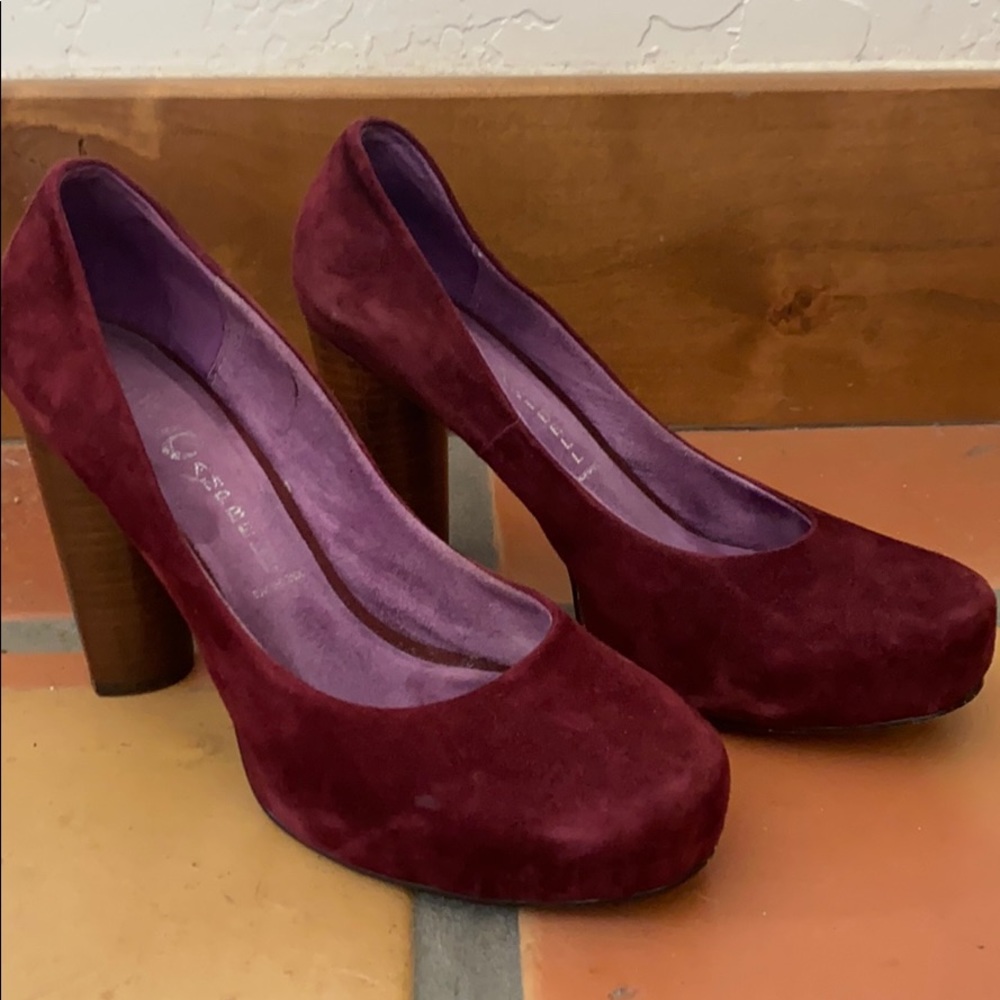 Suede Pumps